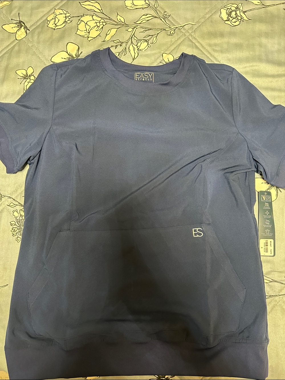 Brand new Uniform Advantage Navy Scrub set for women in navy size small.